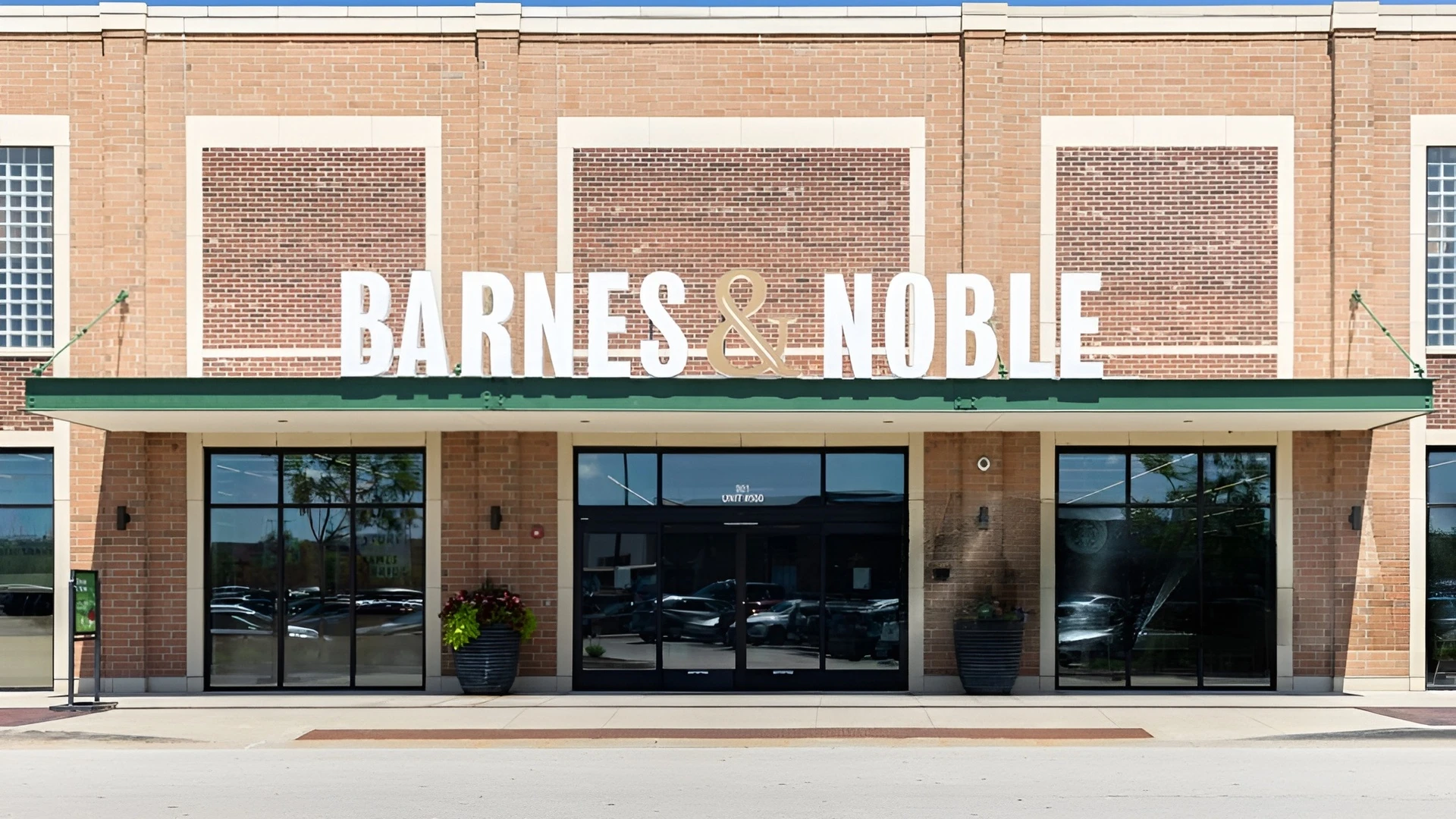 Barnes & Noble Jobs Age Requirements, Positions, Pay & How to Apply