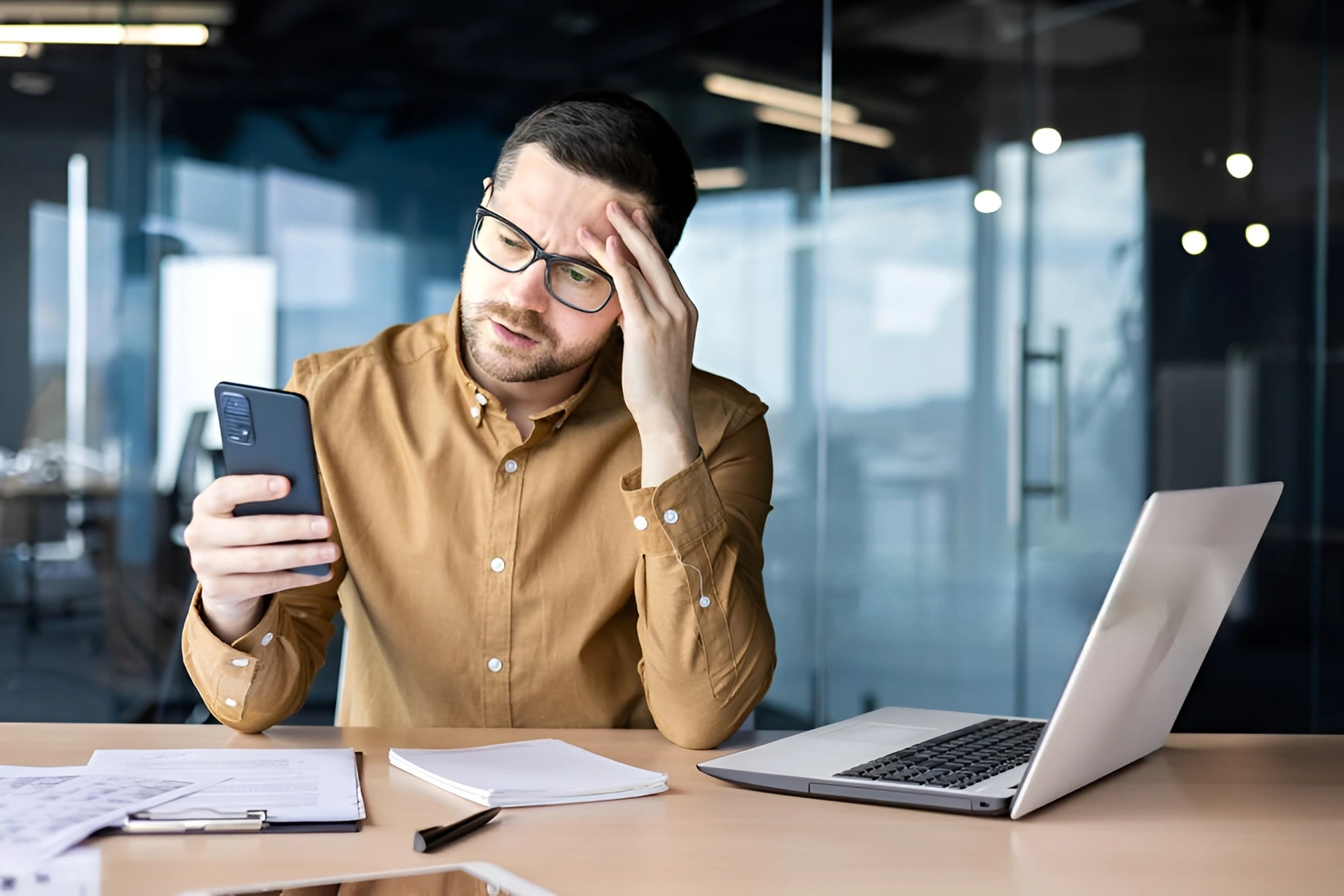 Common Online Job Scams and How to Avoid Them with tips to identify fake job offers and stay safe online