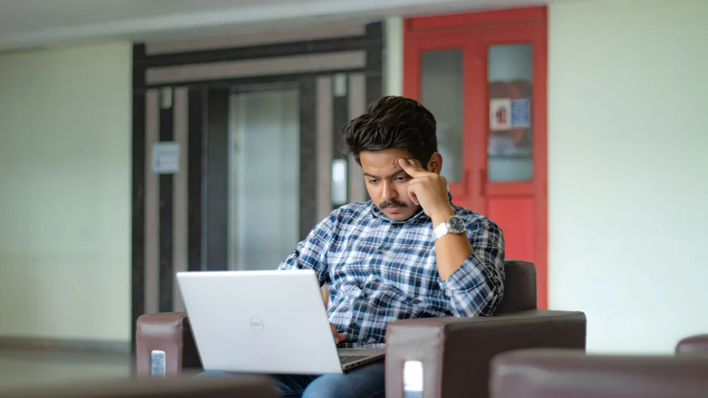 Glassdoor Jobs Works by combining job listings, employer research, salary insights, and application tools to simplify the job search process.
