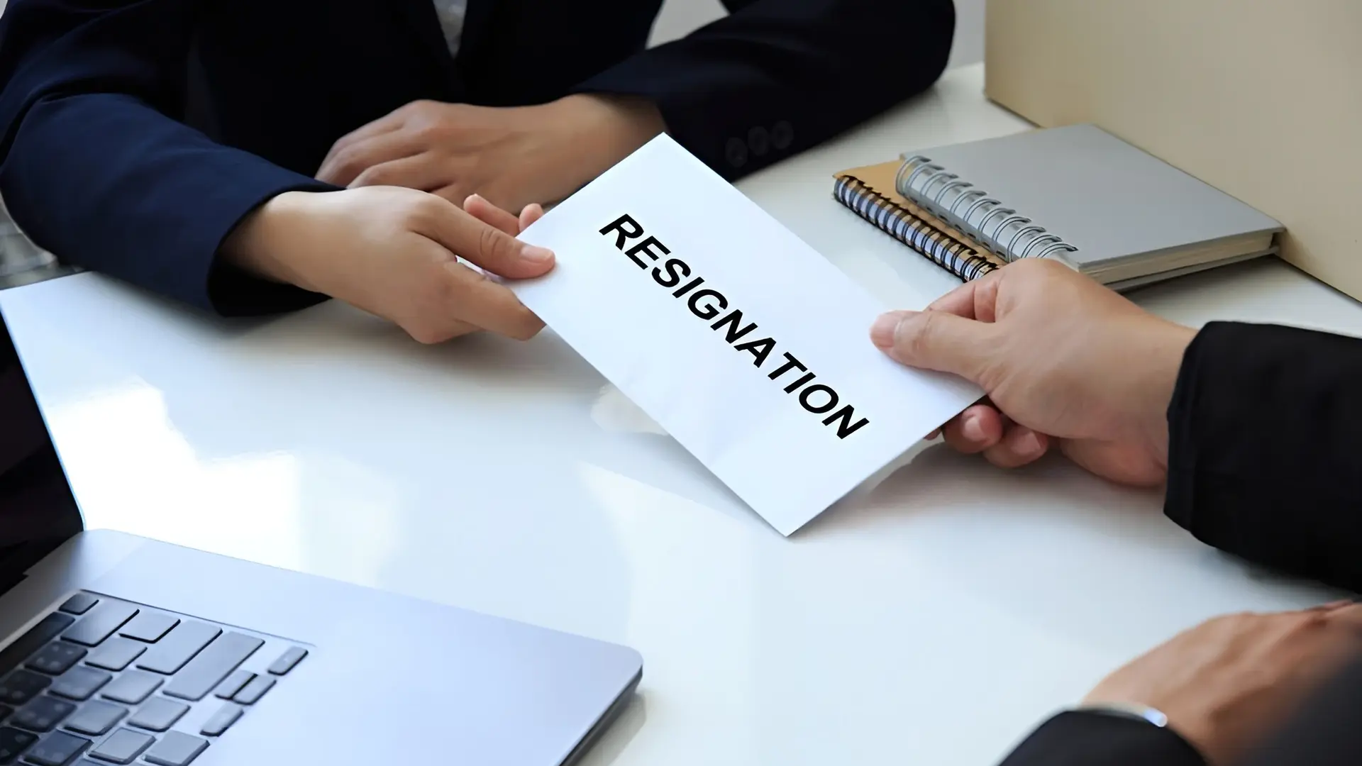 How to Quit a Job Step by Step for a Professional Resignation 