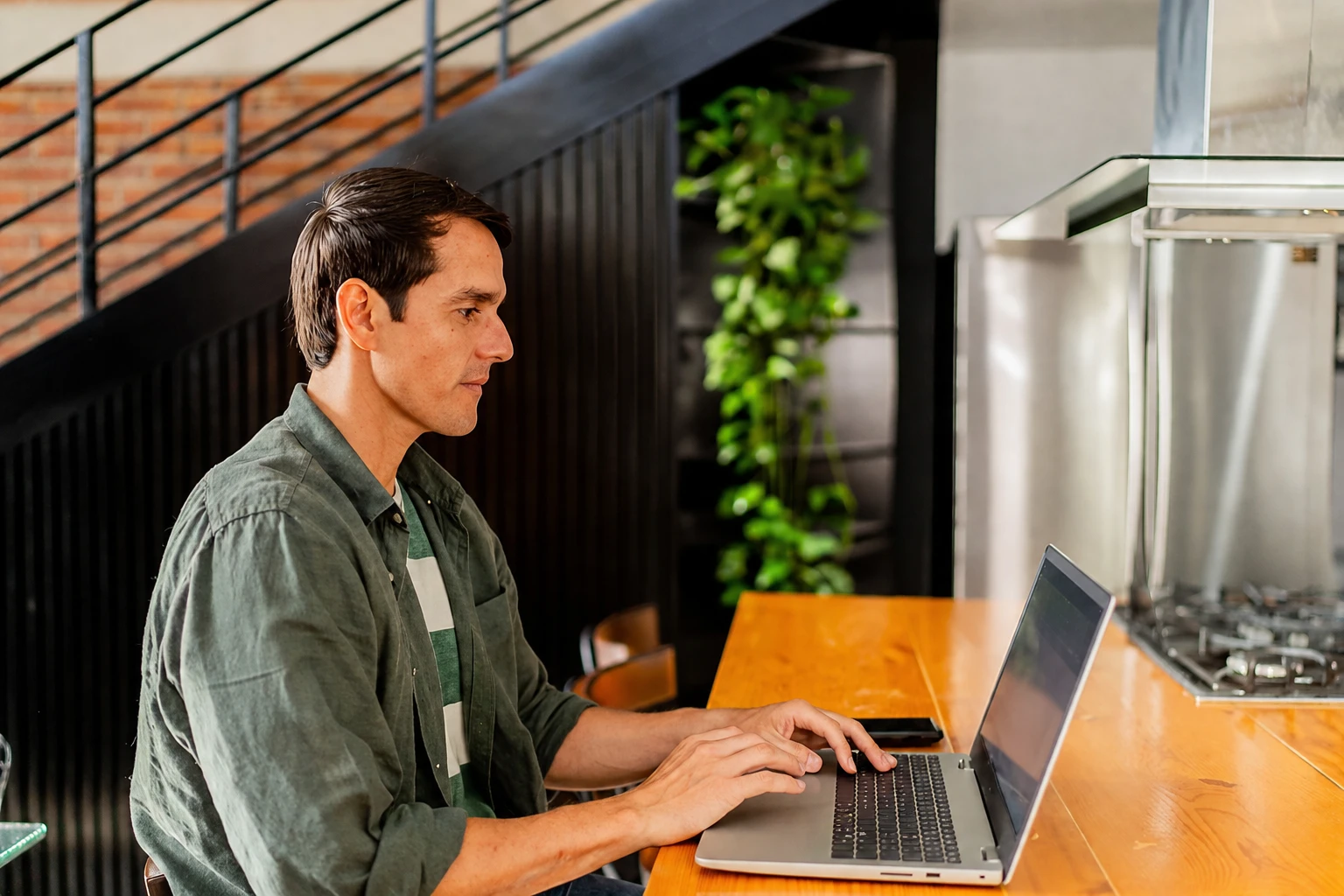 How to Research a Company Before Applying for a Job